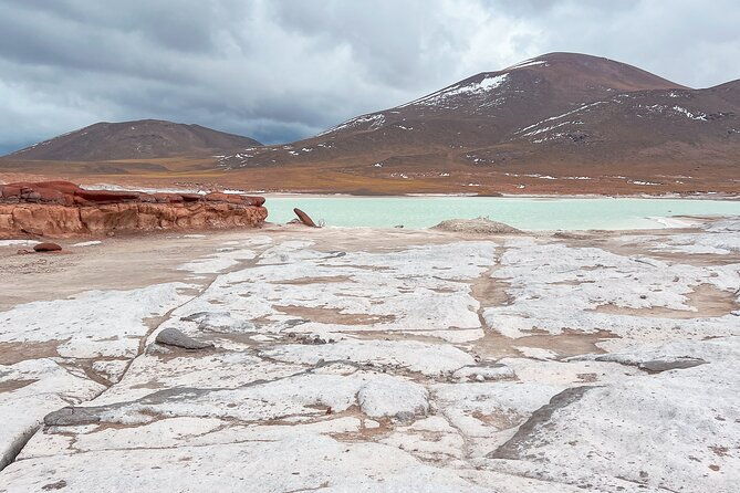 red-stones-altiplanic-lagoons-and-the-atacama-salt-flat