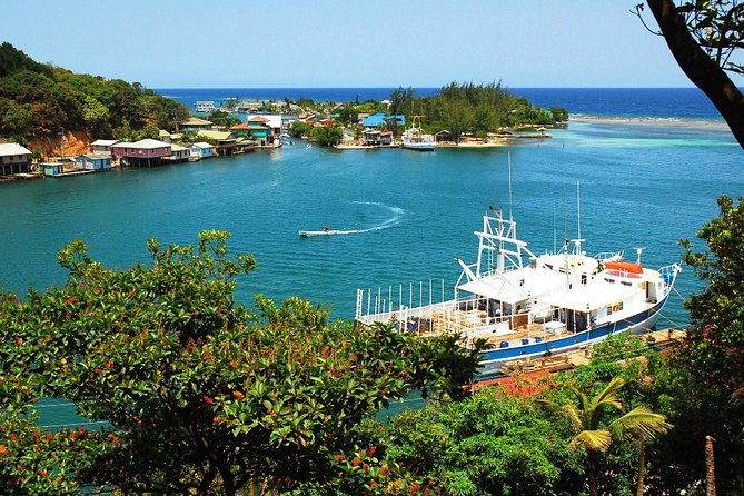 roatan-by-land-and-sea