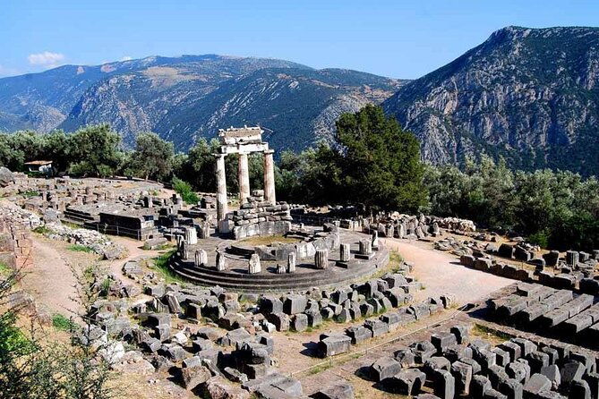 sacred-delphi-osios-loukas-in-a-full-day-private-tour