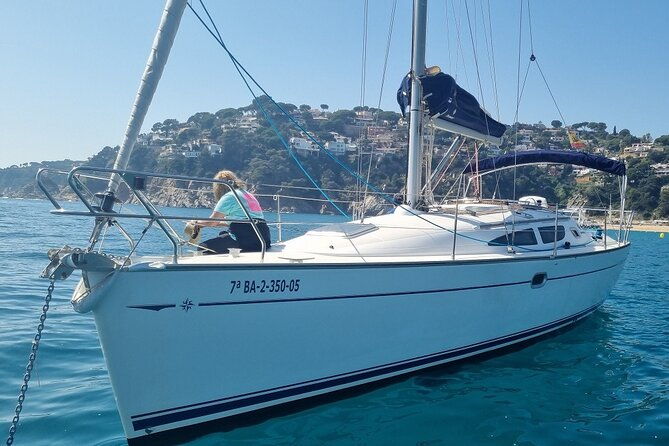 sailing-experience-on-a-4-hour-sailboat-in-girona