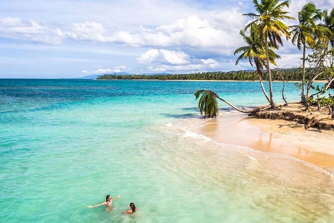 samana-bacardi-island-and-el-limon-waterfall
