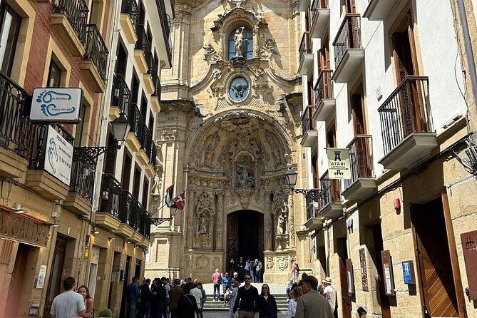 san-sebastian-food-tour-tapas-drinks-and-pintchos-with-a-local