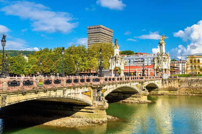 san-sebastian-historic-walking-tour-in-small-group