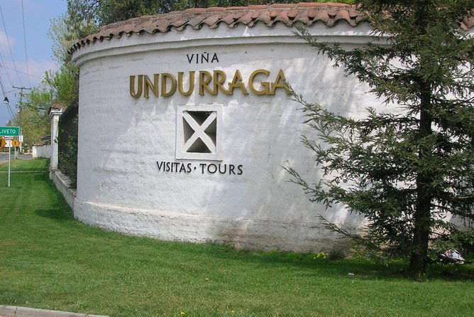 santiago-half-day-visit-to-undurraga-vineyard-entrance-and-transport-included