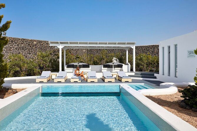 santorini-spa-break-for-a-group-of-3-4-friends-day-pool-access