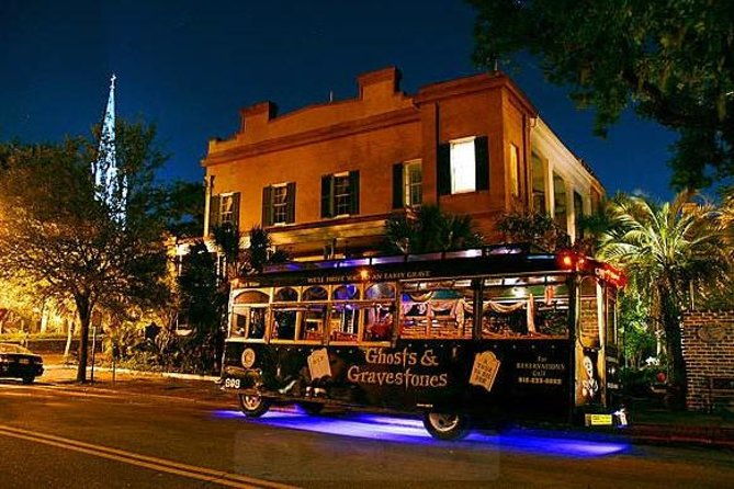 savannah-ghosts-gravestones-trolley-tour
