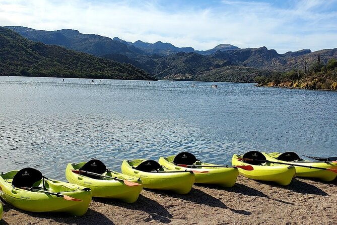 scenic-guided-kayaking-tour-on-saguaro-lake