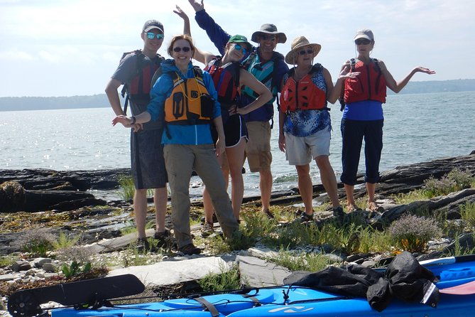 sea-kayak-to-an-island-tour-in-casco-bay