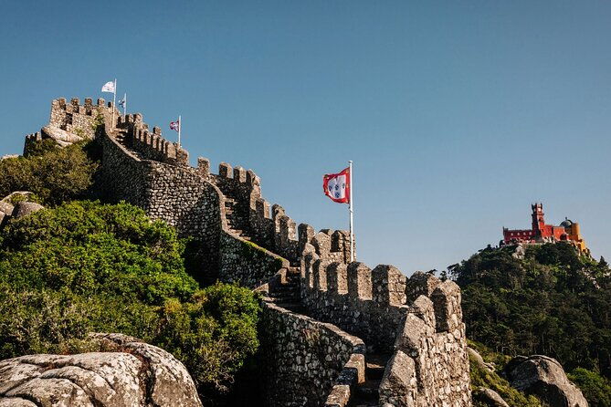 self-drive-tour-in-sintra-pena-palace-moorish-castle