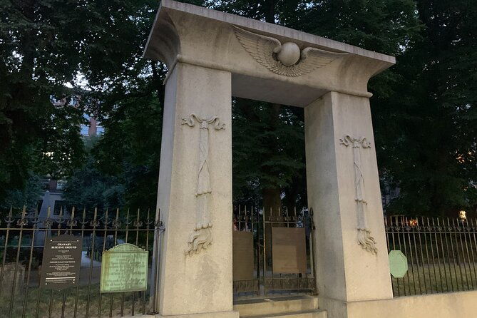 self-guided-smartphone-ghost-walking-tour-boston-app-emf-reader
