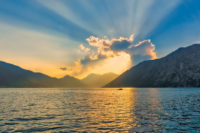 semi-submarine-kotor-bay-panorama-underwater-experience-2