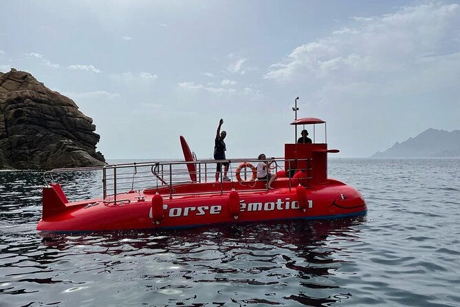 semi-submarine-visit-to-the-seabed-of-porto-bay-2