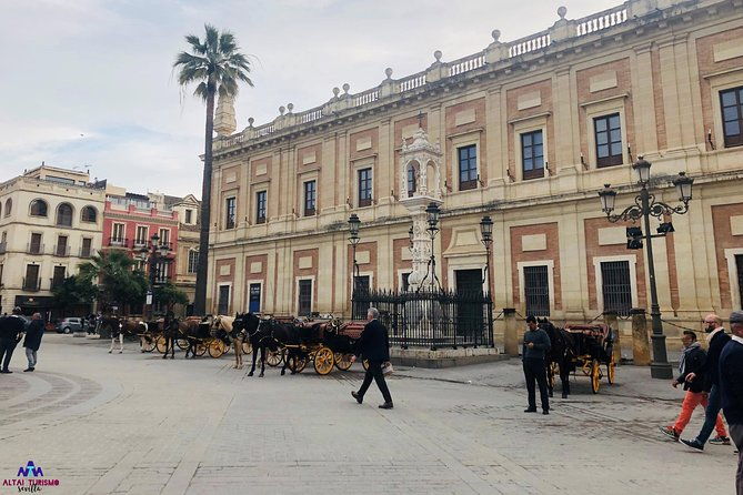 seville-guided-horse-carriage-private-tour