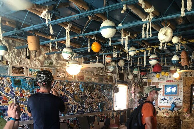shared-island-bike-tour-in-bailey-town