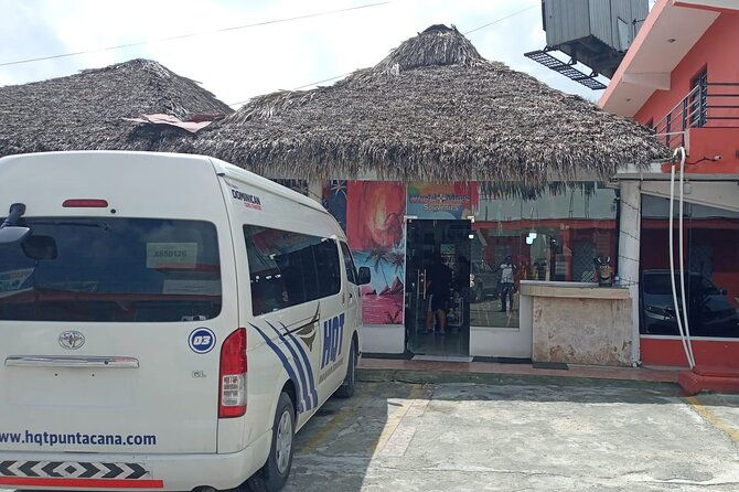 shopping-tour-punta-cana-with-private-transportation