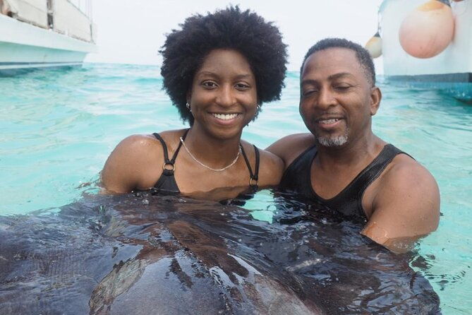 small-group-7-mile-beach-stingray-city-and-coral-gardens-tour