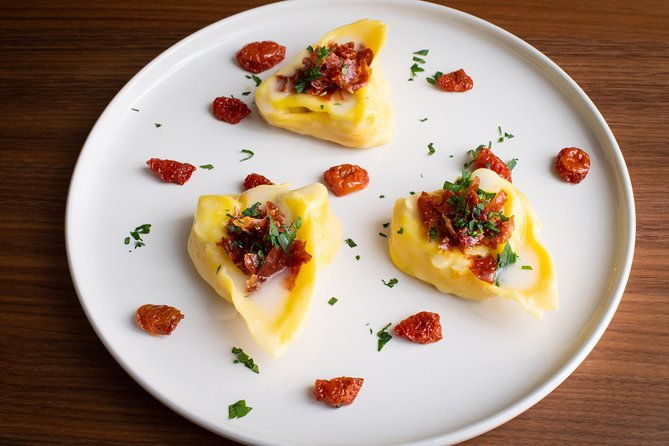 small-group-market-tour-and-dining-experience-at-a-cesarinas-home-in-rimini
