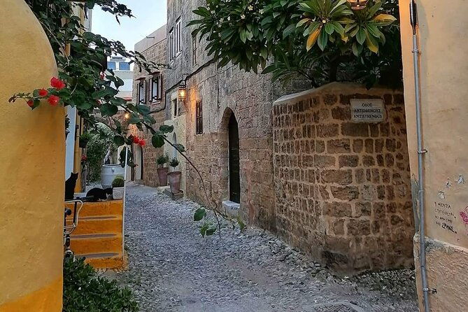 small-group-walking-tour-of-rhodes-old-town-from-the-cruise-port