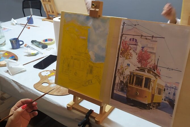 small-painting-group-with-a-local-artist-in-porto