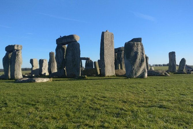 stonehenge-half-day-luxury-guided-tour-from-bath-for-2-8