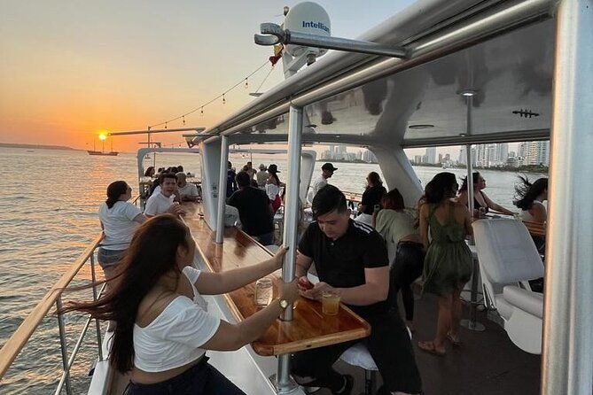sunset-navigation-through-the-bay-of-cartagena