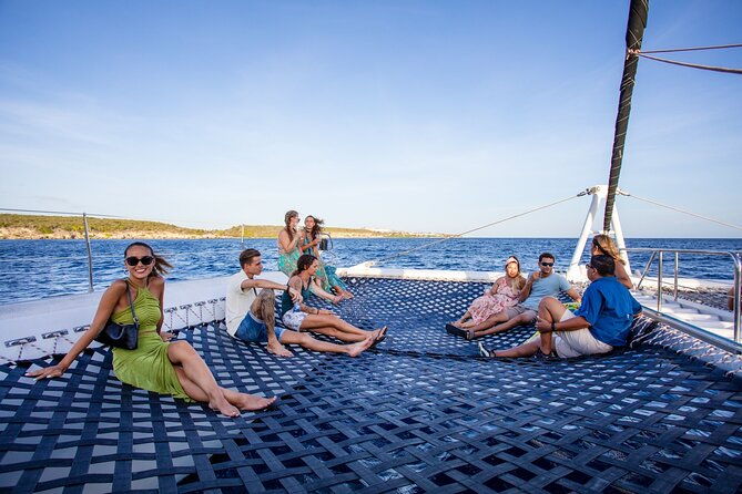 sunset-sailing-cruise-with-premium-drinks-and-bites