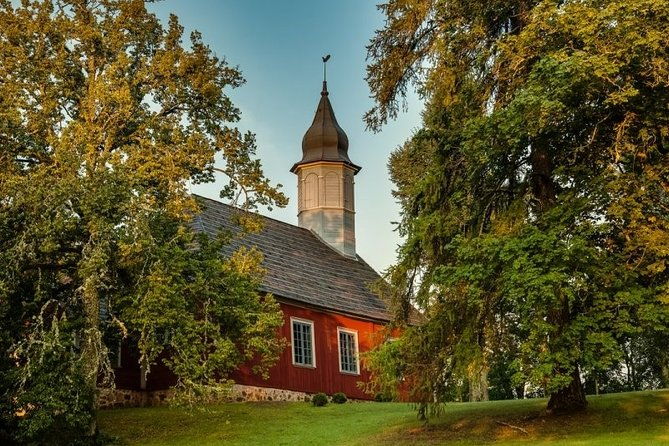 tallinn-to-riga-sightseeing-transfer-2