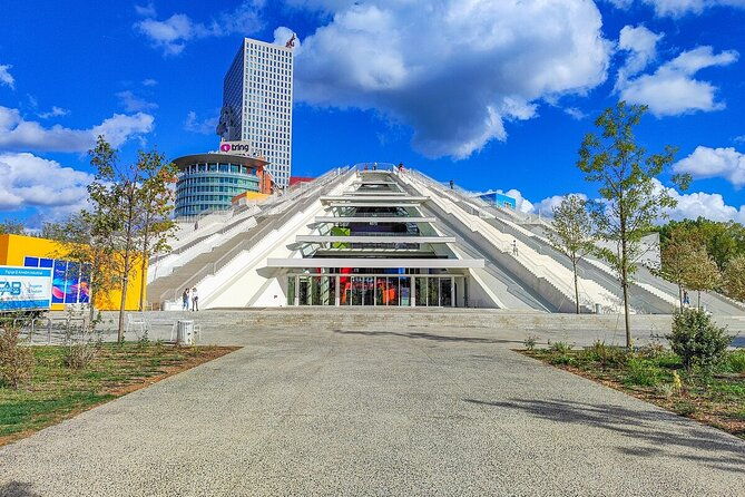 tirana-bike-tour-history-culture-and-visit-to-artificial-lake-2
