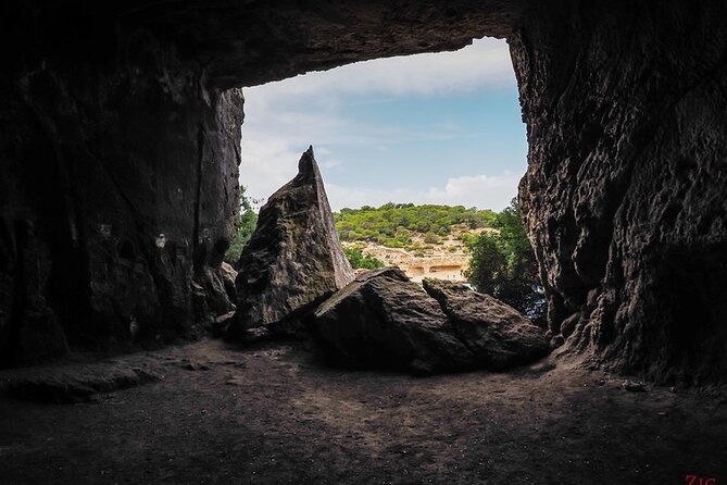 tour-beach-portal-vells-cave-portal-vells-and-beach-of-the-wizard
