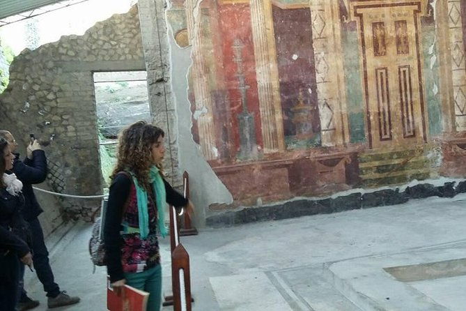 tour-in-the-villa-of-poppea-with-an-archaeologist
