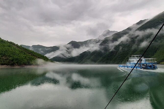 tour-of-komani-valbona-thethi-blue-eye-in-three-days