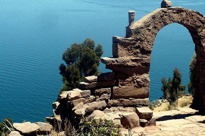 tour-to-uros-island-and-taquile-by-speed-boat