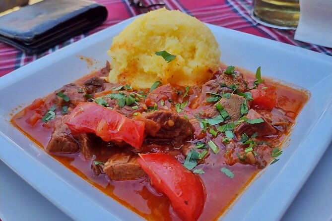 traditional-lunch-and-old-town-private-tour-with-a-local-guide