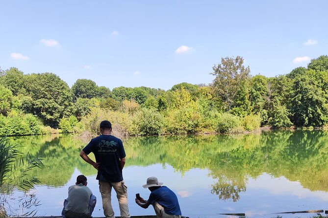 trekking-in-the-wood-with-picnic-on-the-turtles-lake