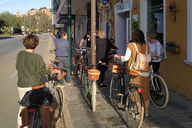 vintage-style-bike-rental-in-malaga-2