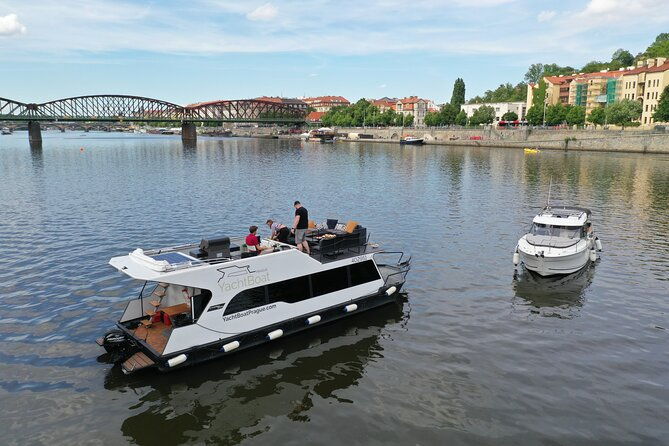 vip-prague-yachtboat-one-experience-all-you-can-drink