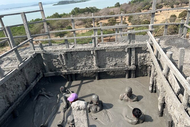 vip-private-mud-volcano-tour-with-english-spanish-speaking-guide