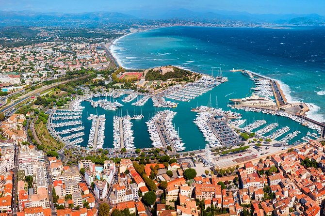 visit-of-antibes-juan-les-pins-by-convertible-bus-2