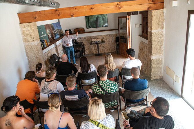 visit-the-finca-and-olive-grove-extra-virgin-olive-oil-tasting-and-snack