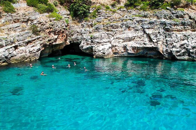 vlore-speedboat-tour-to-dafina-bay-haxhi-ali-cave-2