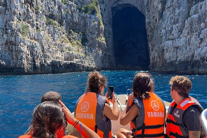 vlore-speedboat-tour-to-national-marine-park-sazan-karaburun-2