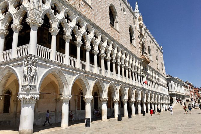 walking-in-venice-off-the-beaten-track