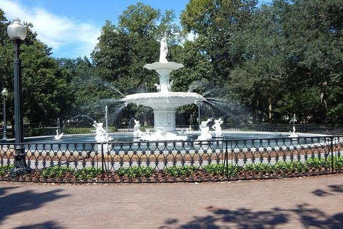 walking-tour-of-savannahs-historic-district