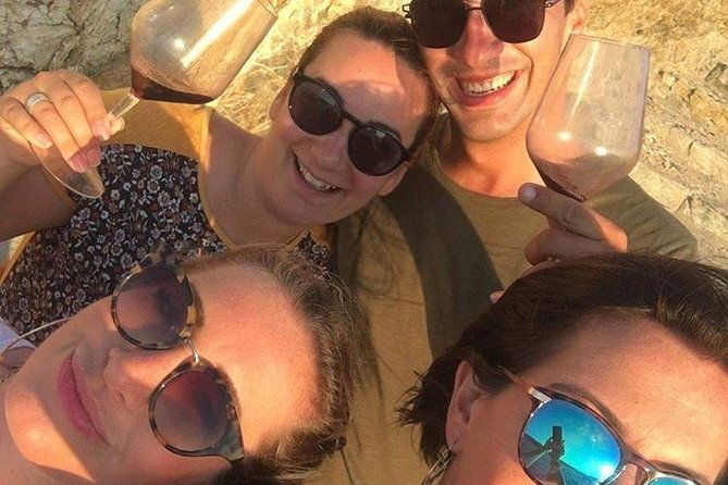 wine-tasting-in-mykonos-with-greek-ancient-varieties