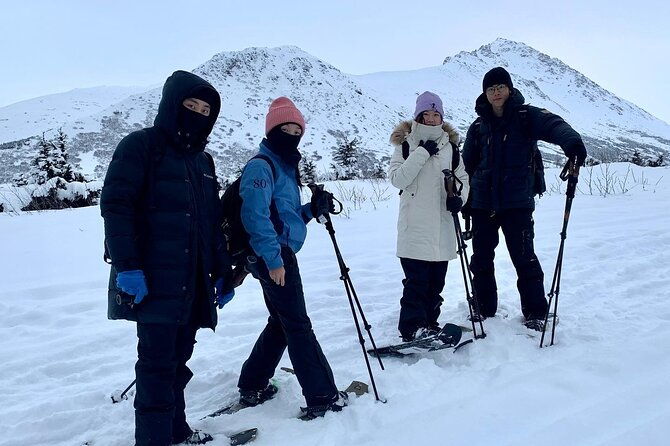 winter-snowshoeing-adventure