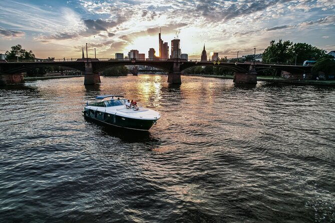 yacht-tour-in-frankfurt-for-up-to-12-guests