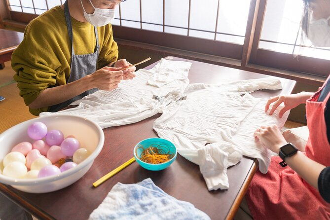 yamanashi-dyeing-experience-with-patterns-using-ink-and-indigo