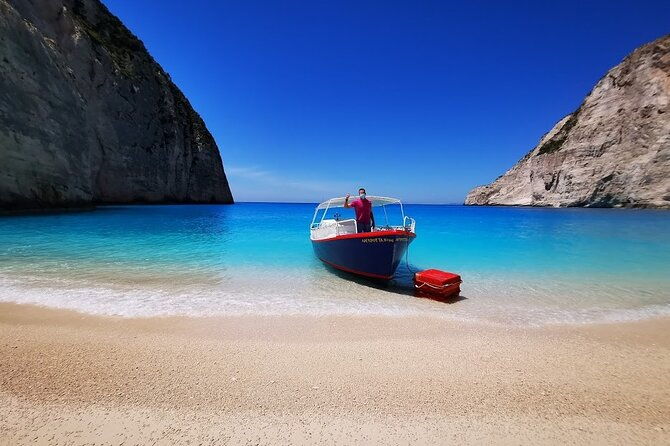 zakynthos-early-morning-shipwreckblue-caves-and-view-point-small-group