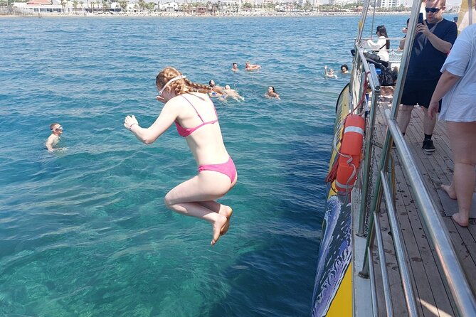 zorky-yellow-semi-submarine-and-zenobia-wreck-2-hours-shared-tour