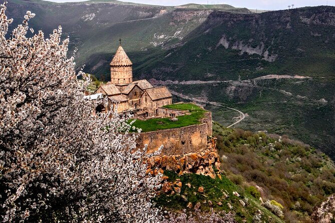 1-night-2-days-to-tatev-monastery